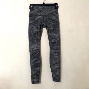 Lululemon leggings size 4